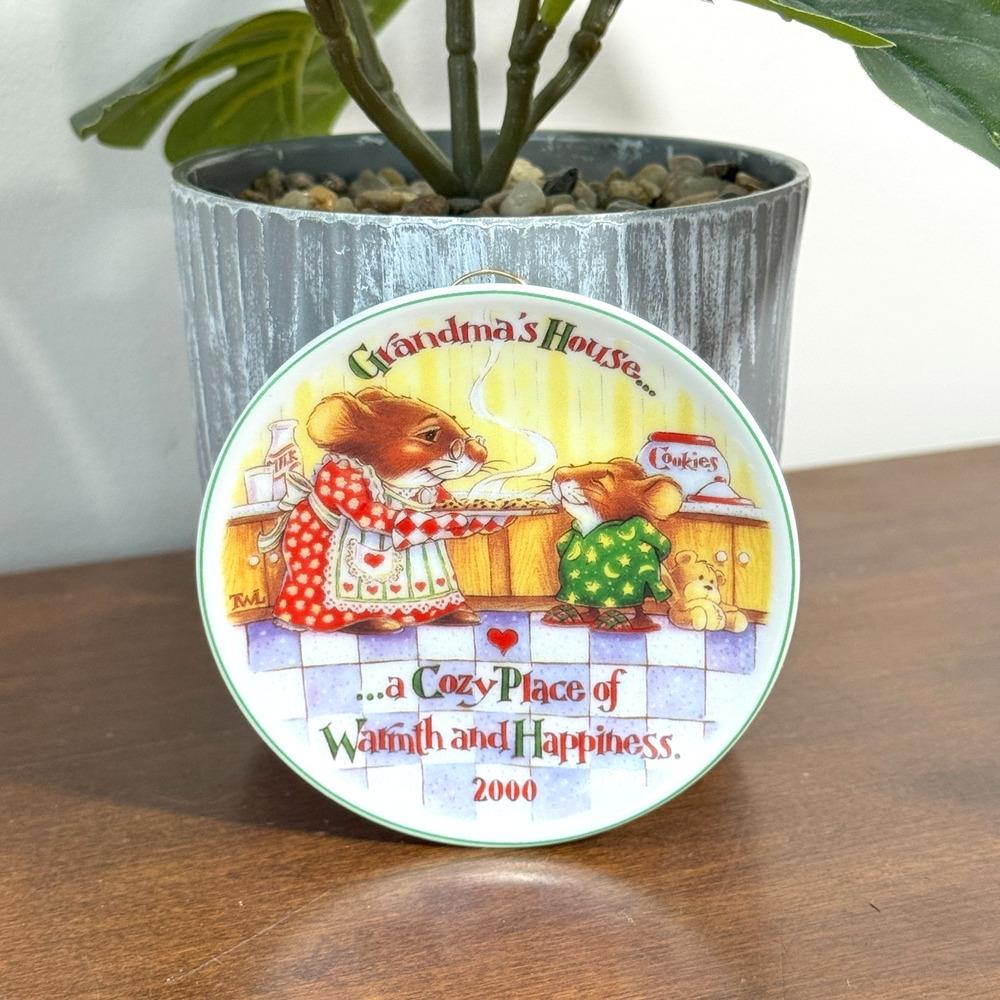 Hallmark Keepsake Plate Grandma's House Collectors Series 2000 Fine Porcelain 3"